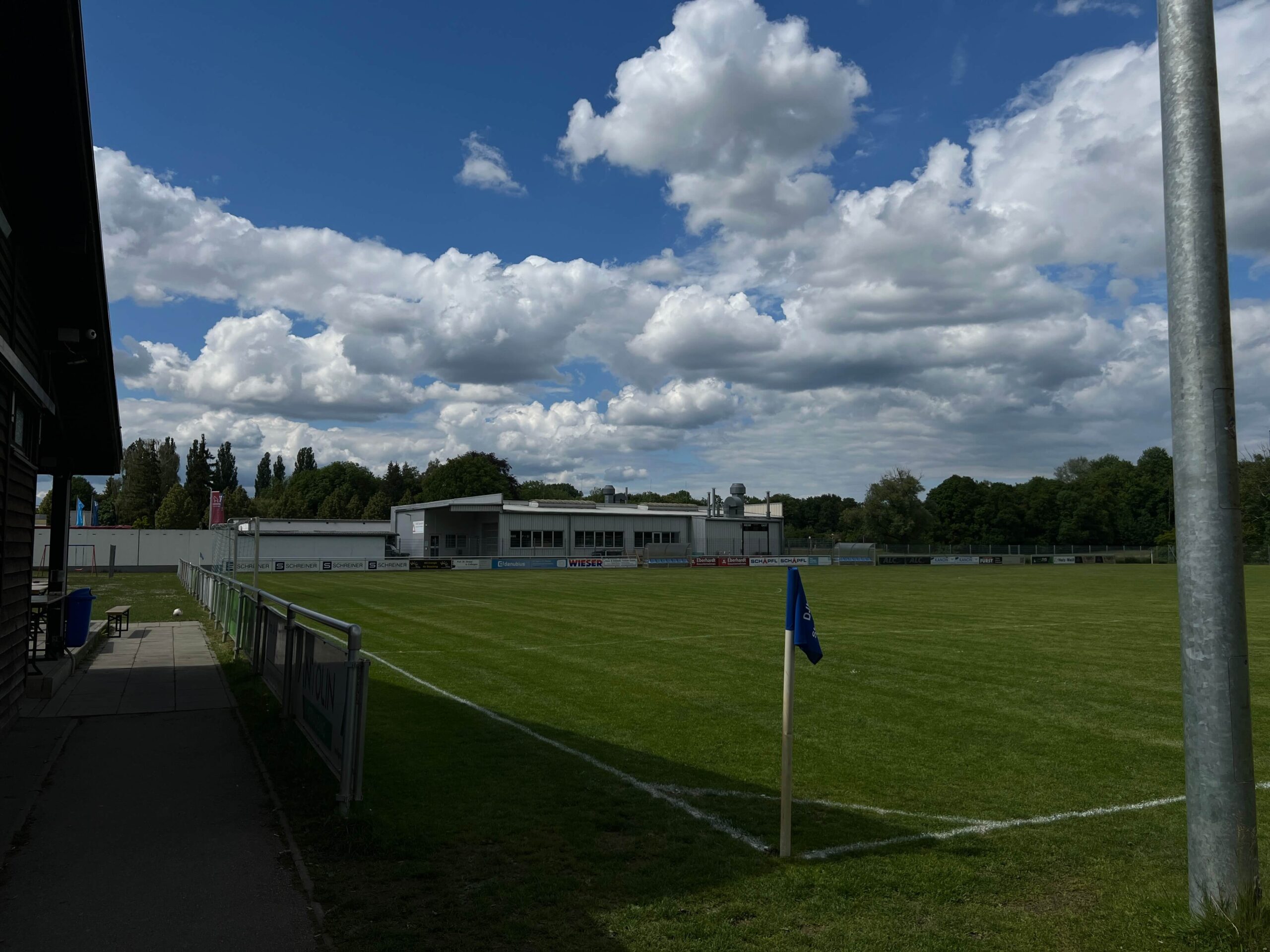 djk-straubing-platz-1-eckfahne